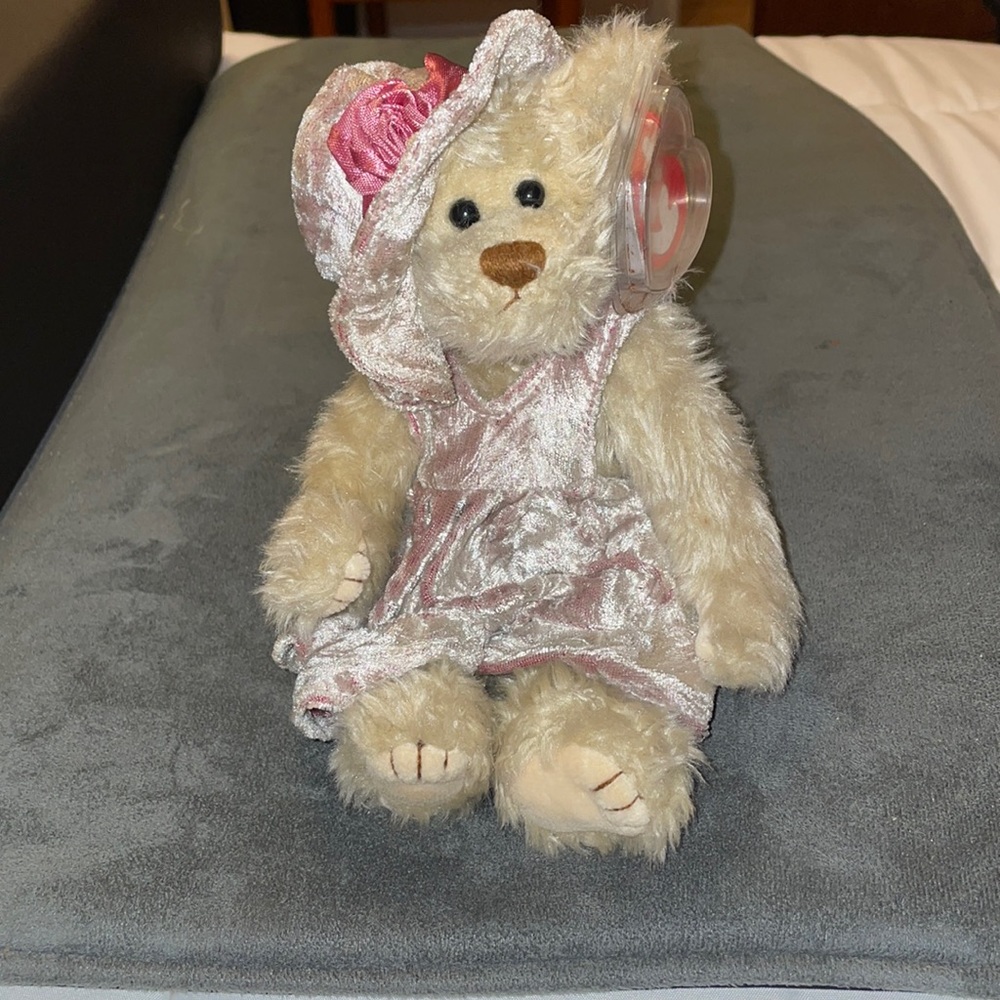 TY 1993 DARLENE the BEAR ATTIC TREASURES